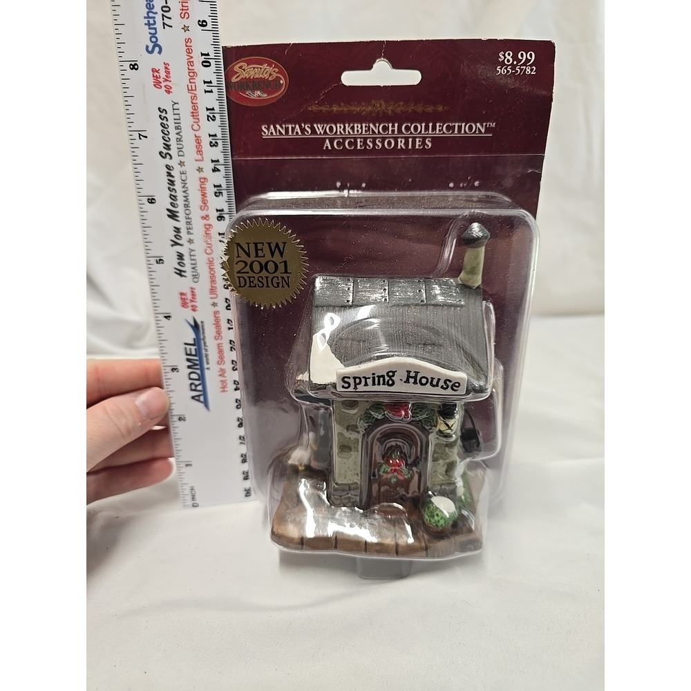 Santa's Workbench Collection Spring House RETIRED 2001 Design NIP 565-5782